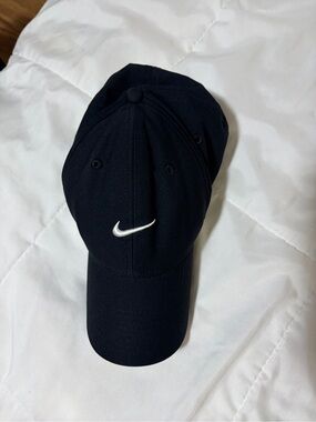 Nike Women’s Black Swoosh Baseball Cap